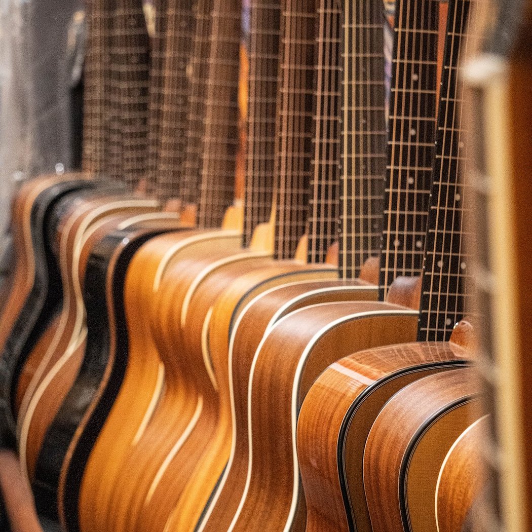 Major Pigalle (Guitare Et Ukulélé, Harmonicas, Trompette, saxophone, Micros..) 1